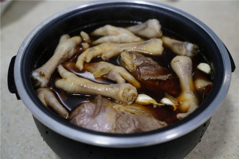 Steps to Make Crispy Braised Chicken Feet