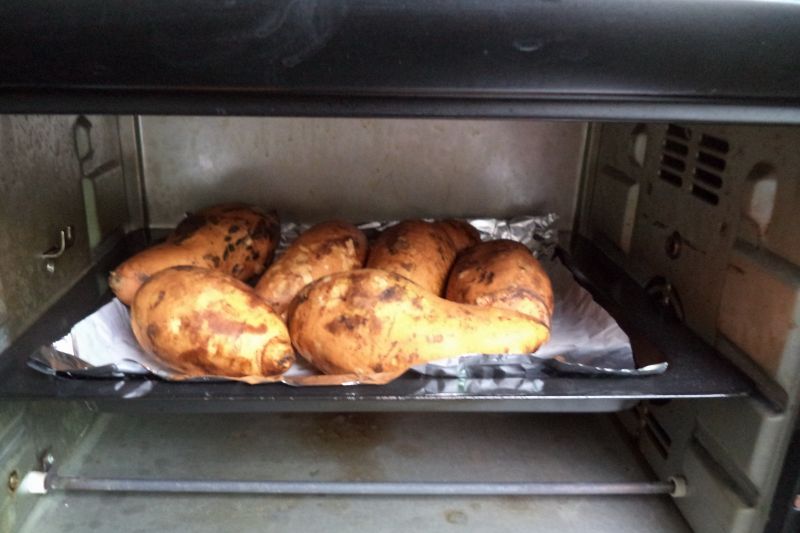 Steps for Baking Sweet Potatoes