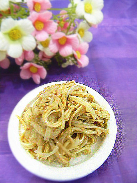 Bean Curd Skin and Enoki Mushroom Salad