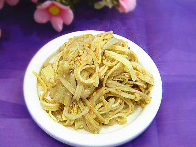 Bean Curd Skin and Enoki Mushroom Salad