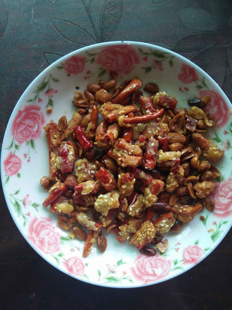 Crispy Spicy Peanut with Chili