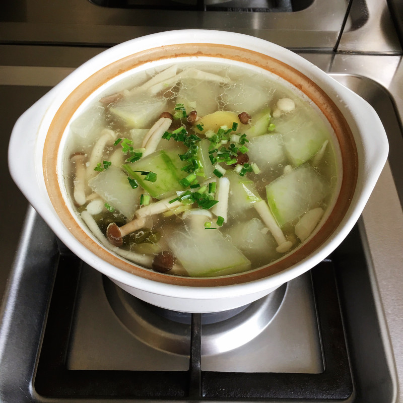 Steps for Making Mushroom and Winter Melon Pork Rib Soup