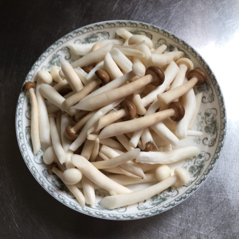 Steps for Making Mushroom and Winter Melon Pork Rib Soup