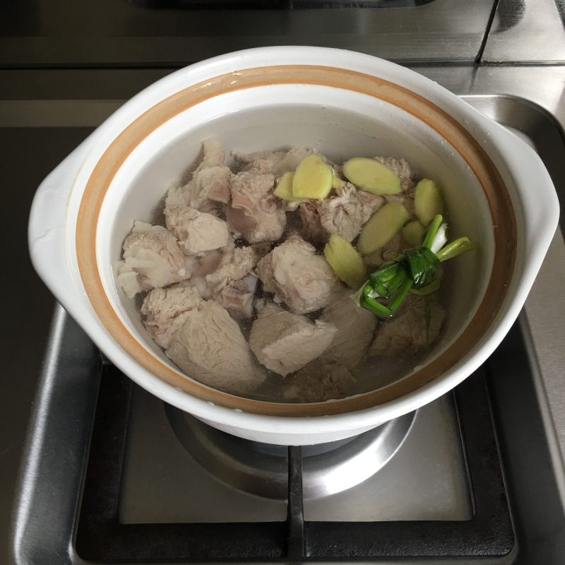 Steps for Making Mushroom and Winter Melon Pork Rib Soup