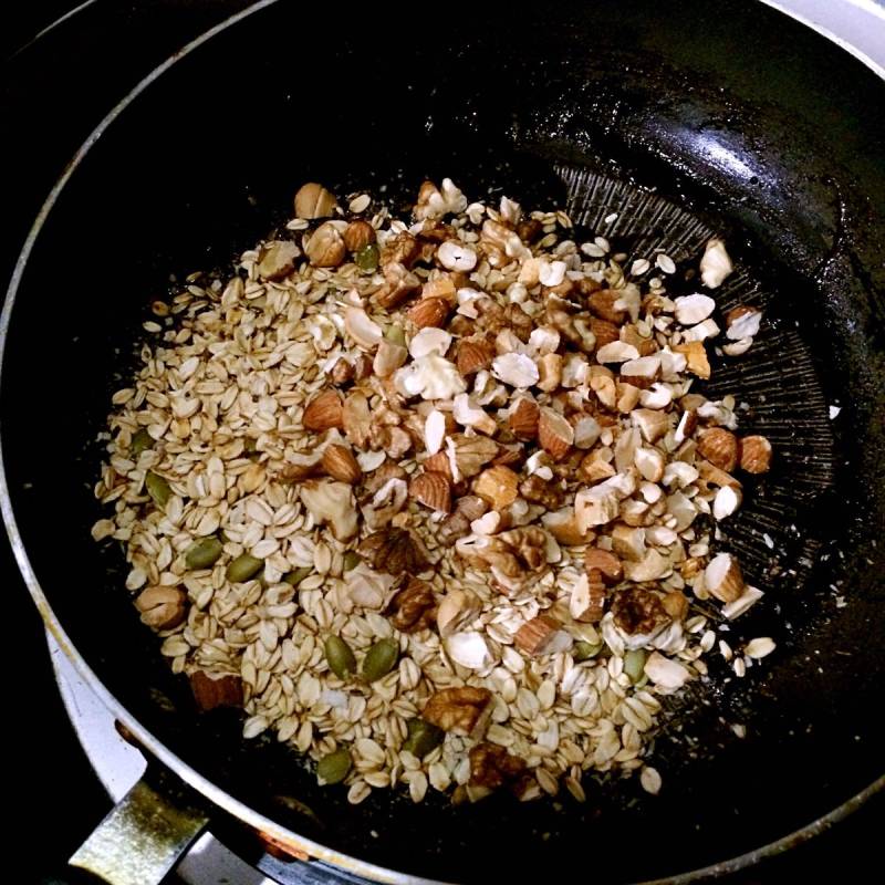 Steps for Making Homemade Granola Cereal