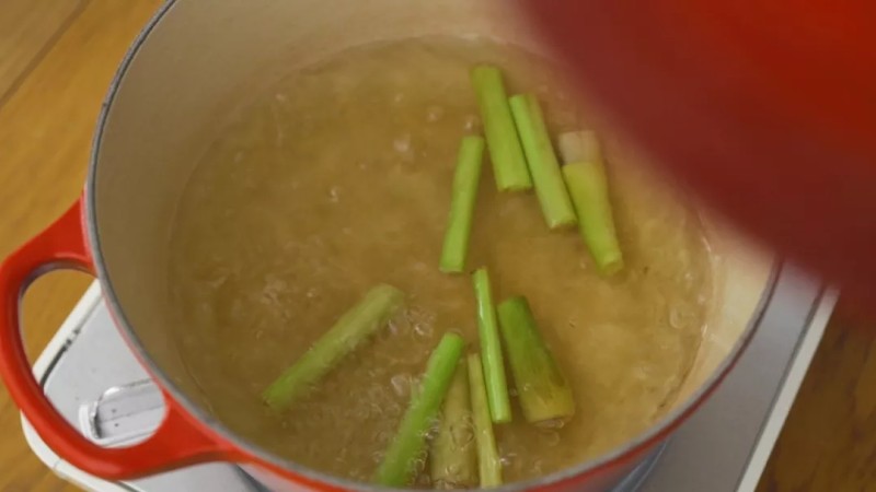 Steps for making Lemongrass and Lime Jelly