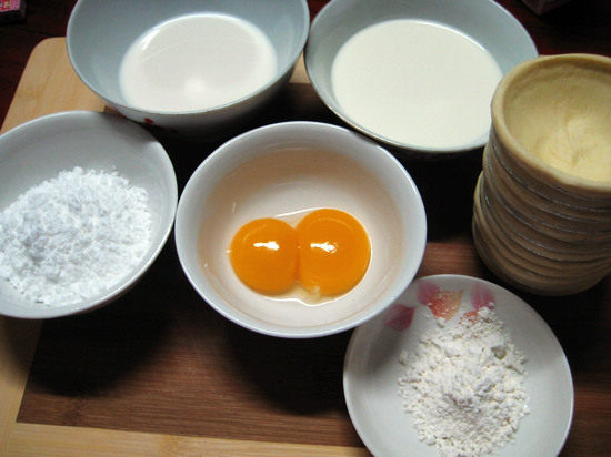 Steps for Making Portuguese Egg Tarts (Pastry Version)