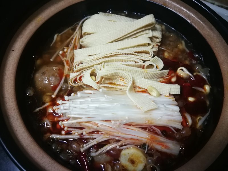 Steps for Stewed Beef Balls with Enoki Mushrooms and Tofu Skin