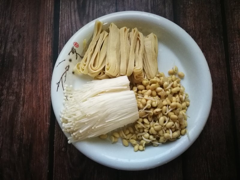 Steps for Stewed Beef Balls with Enoki Mushrooms and Tofu Skin