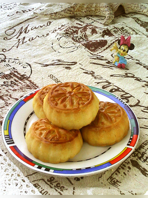 Traditional Coconut Mooncake