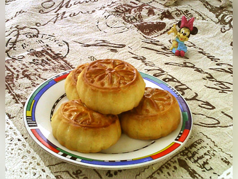 Traditional Coconut Mooncake