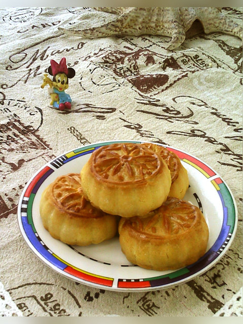 Traditional Coconut Mooncake