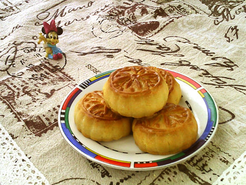 Traditional Coconut Mooncake