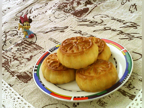 Traditional Coconut Mooncake