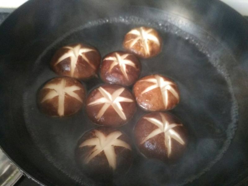 Steps for Making Canola Mushroom Stir-Fry