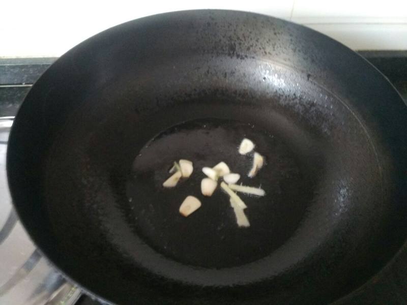 Steps for Making Canola Mushroom Stir-Fry