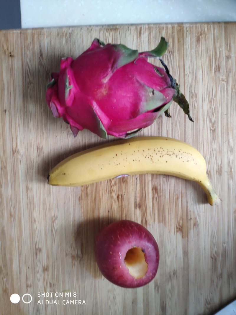 Steps to Make Dragon Fruit Banana Apple Smoothie