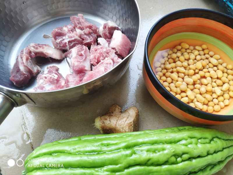 Steps for Cooking Bitter Melon Pork Rib Soup