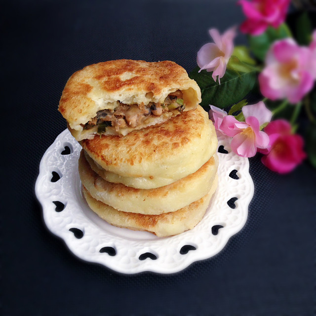 Mushroom and Pork Pancake with Fermented Dough