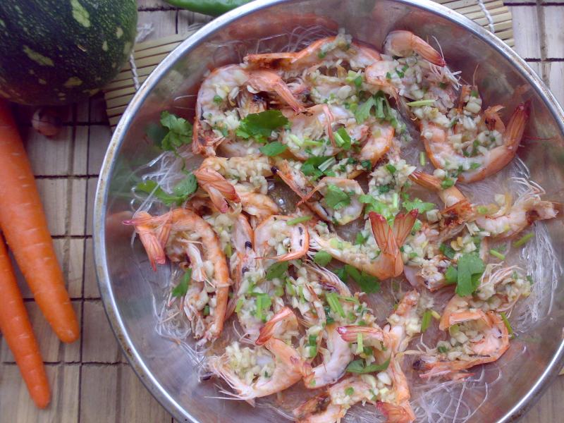 Garlic Vermicelli Steamed Shrimp from Two Flavors of Shrimp