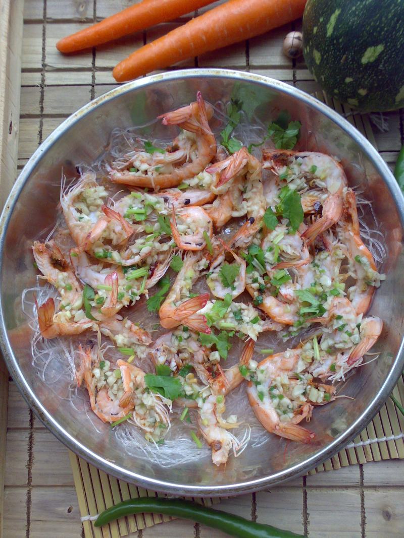 Garlic Vermicelli Steamed Shrimp from Two Flavors of Shrimp