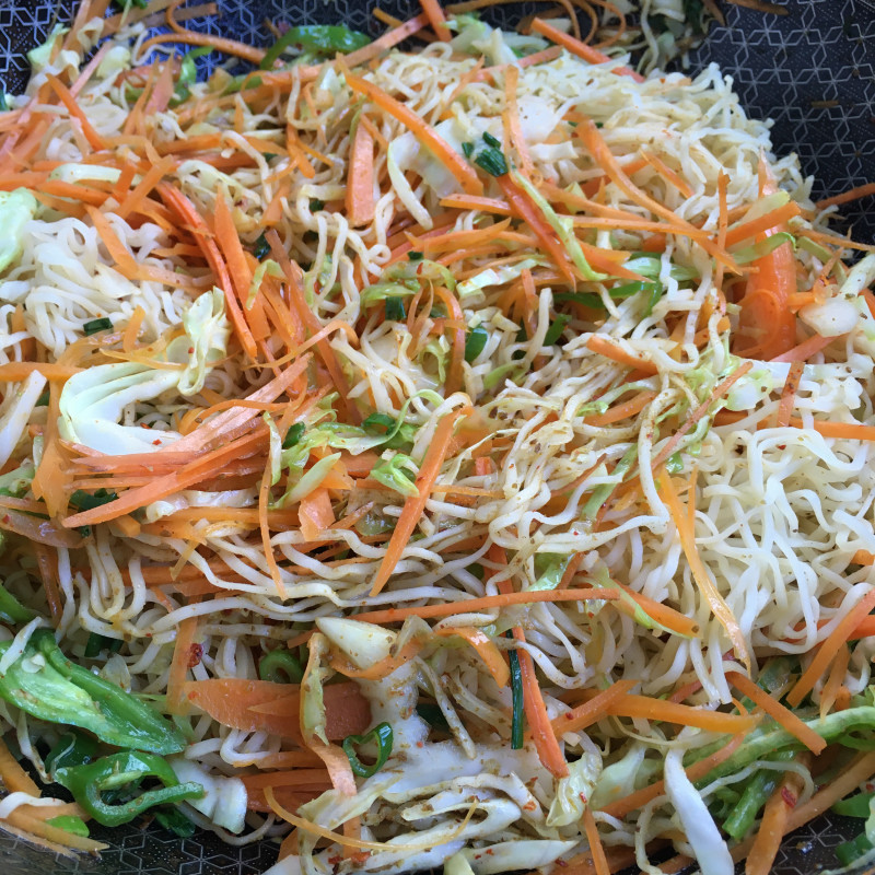 Steps for Cooking Fried Egg Noodles with Cabbage