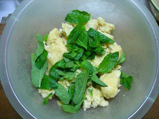 Steps for Making Microwave Vanilla Mint Cookies