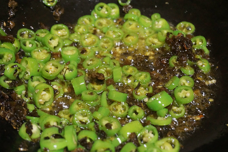 Stir-Fried Duck Intestines with Minced Sprouts - Cooking Steps