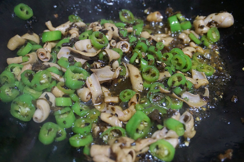 Stir-Fried Duck Intestines with Minced Sprouts - Cooking Steps