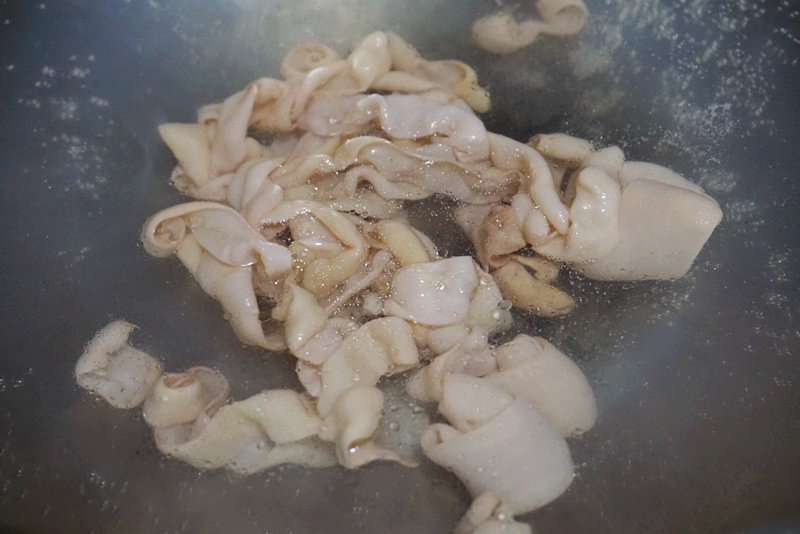 Stir-Fried Duck Intestines with Minced Sprouts - Cooking Steps