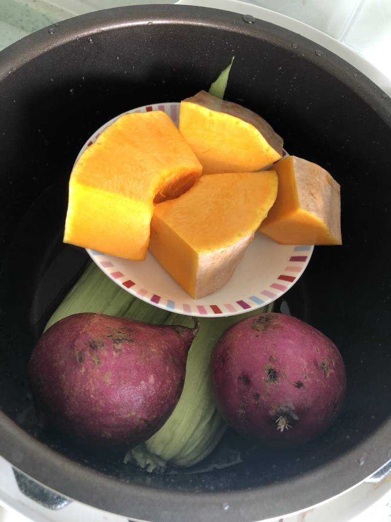 Steps for Making Pumpkin Steamed Cake