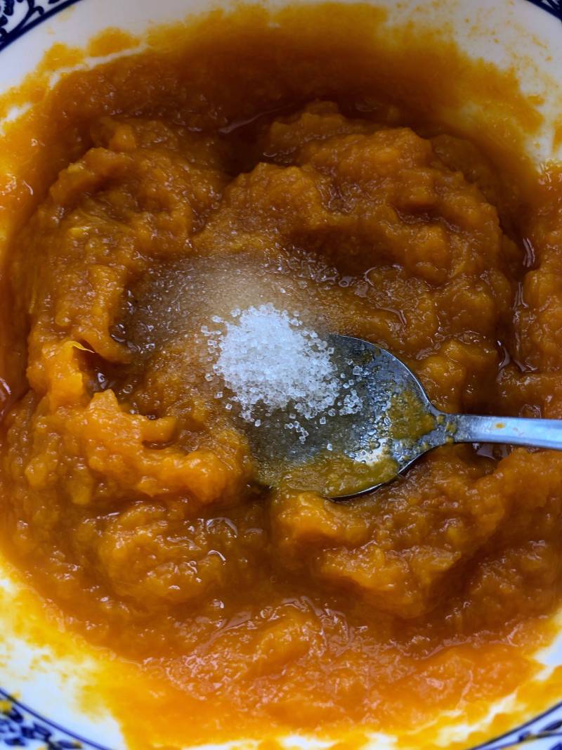 Steps for Making Pumpkin Steamed Cake