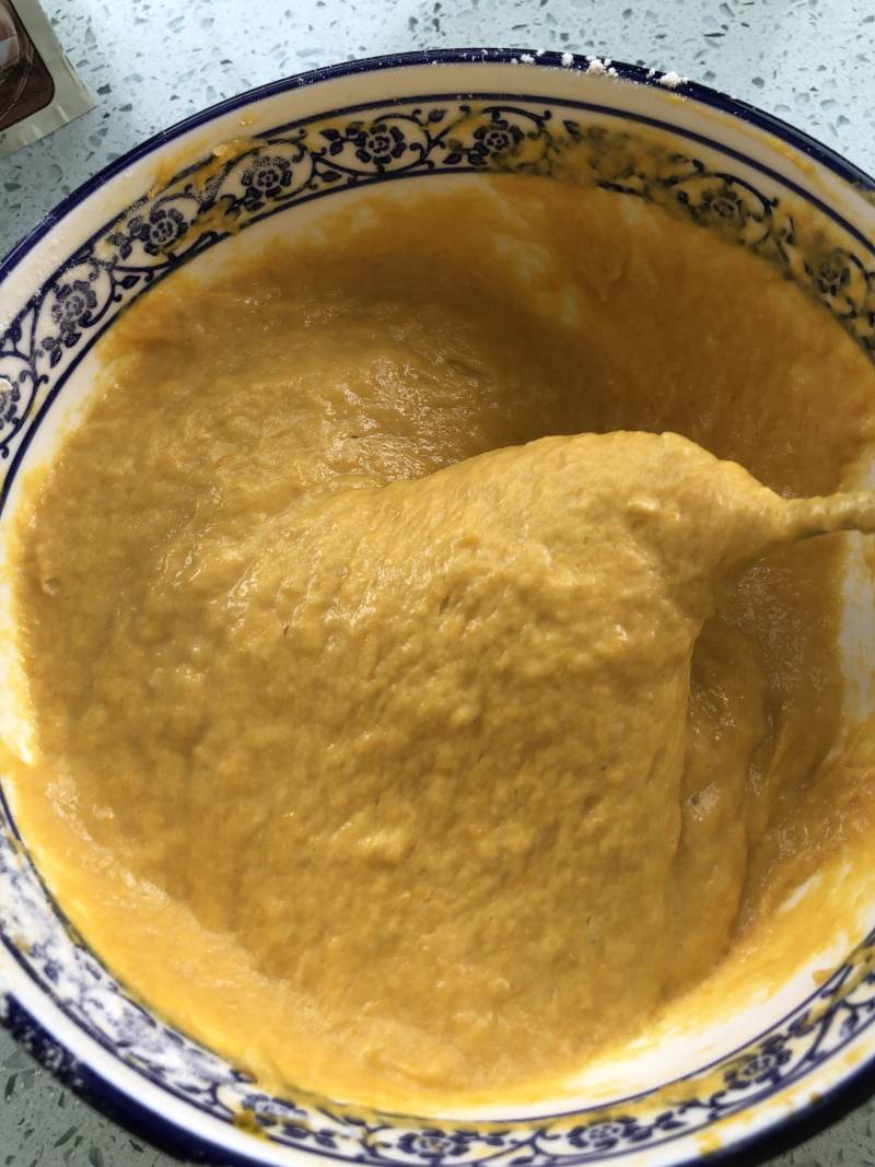 Steps for Making Pumpkin Steamed Cake