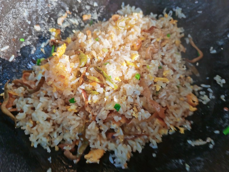 Steps for Making Radish Dry Egg Fried Rice