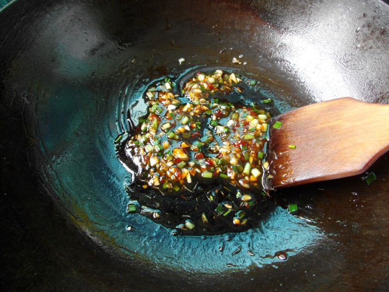 Steps for cooking Thai-style Shrimp and Egg Fried Rice