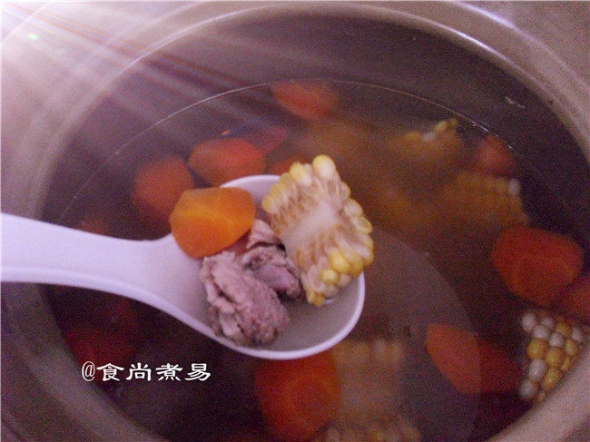 Steps for Making Corn Carrot Pork Bone Soup