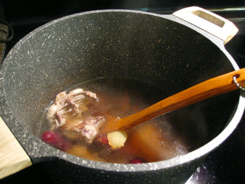 Red Date American Ginseng Chicken Soup - Moisturizing Soup Making Steps