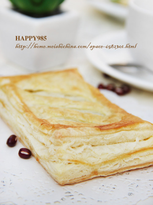 Winter Afternoon Tea Snack: Red Bean Tart with Crispy Pastry