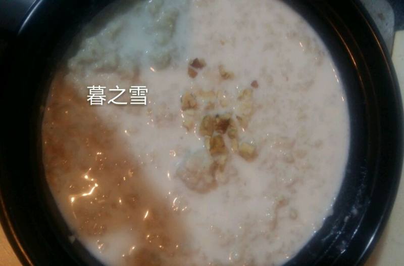 Steps to Make Creamy Milk Oat Walnut Porridge