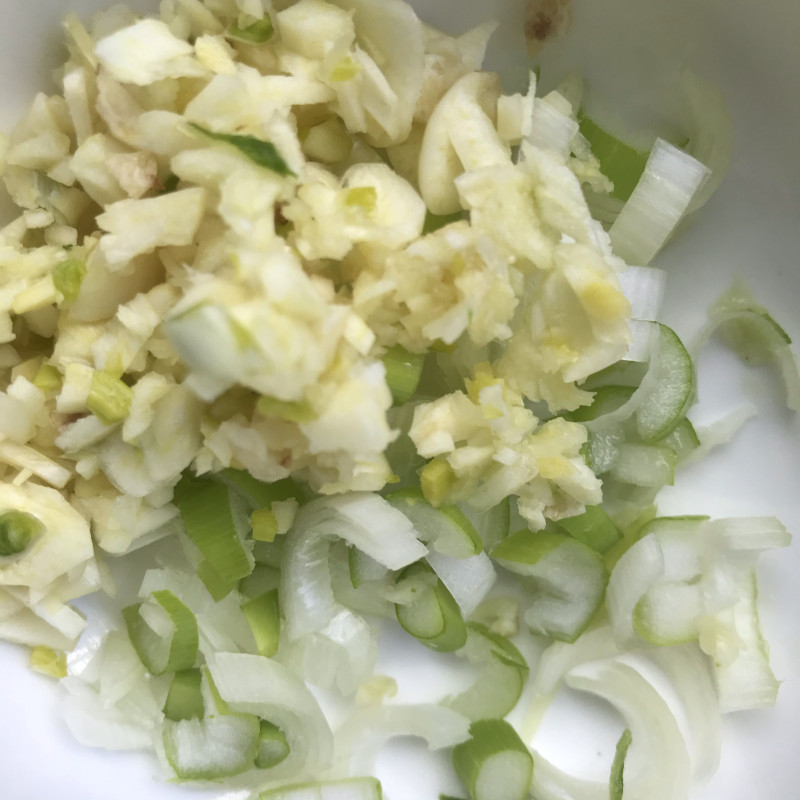 Step-by-Step Guide to Cooking Stir-Fried Broccoli with Walnut Oil