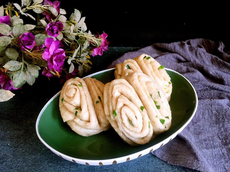 Scallion Whole Wheat Rolls