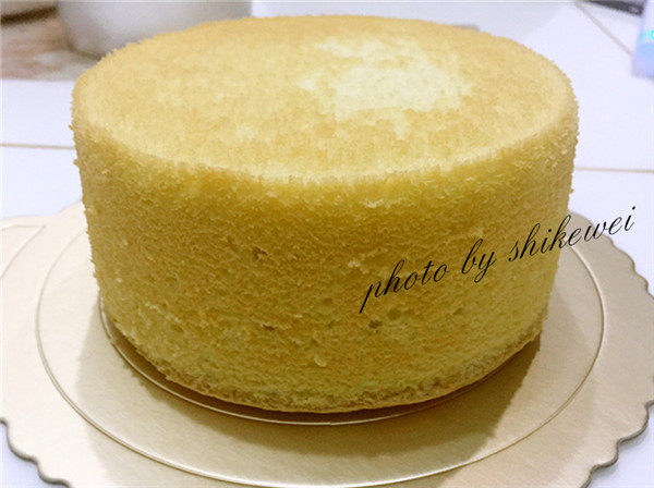 Steps for Making Six-Inch Sponge Cake