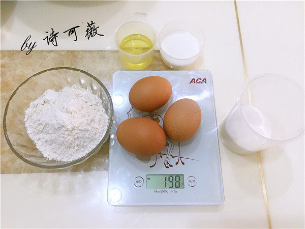 Steps for Making Six-Inch Sponge Cake