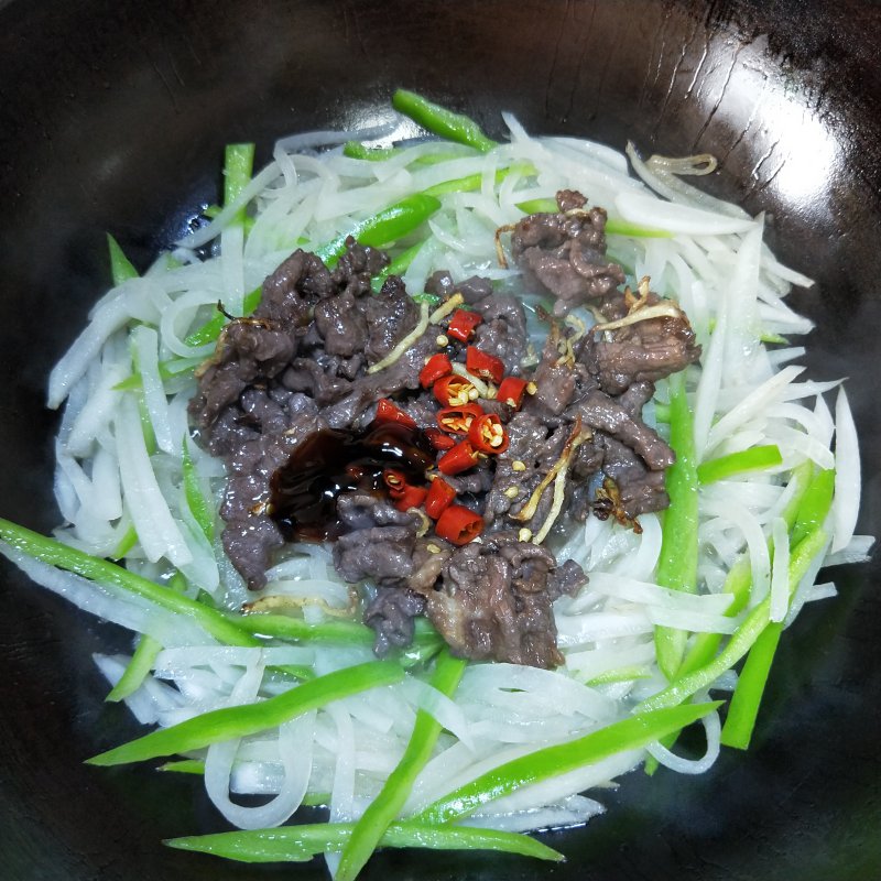 Steps for Making Stir-Fried Beef with Shredded Radish