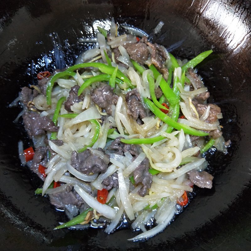 Steps for Making Stir-Fried Beef with Shredded Radish