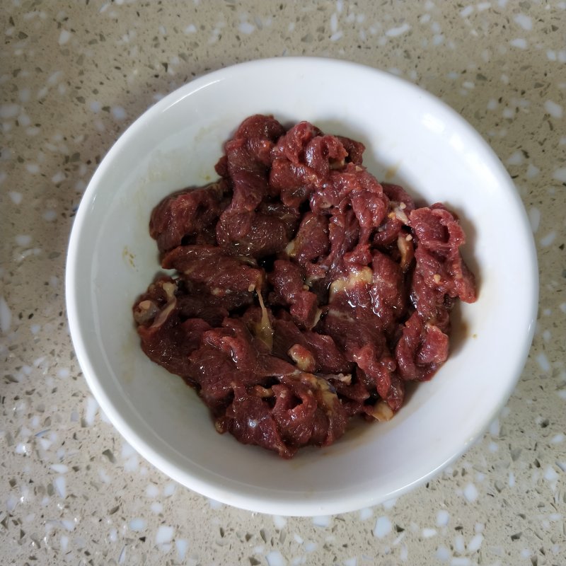 Steps for Making Stir-Fried Beef with Shredded Radish