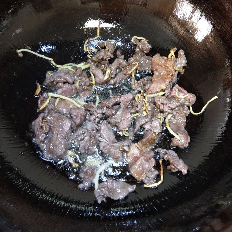 Steps for Making Stir-Fried Beef with Shredded Radish