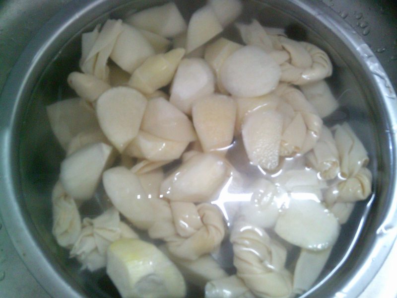 Steps for Cooking Fermented Rice Wine Marinated Bean Curd Skin with Jute and Bean Curd Sheets