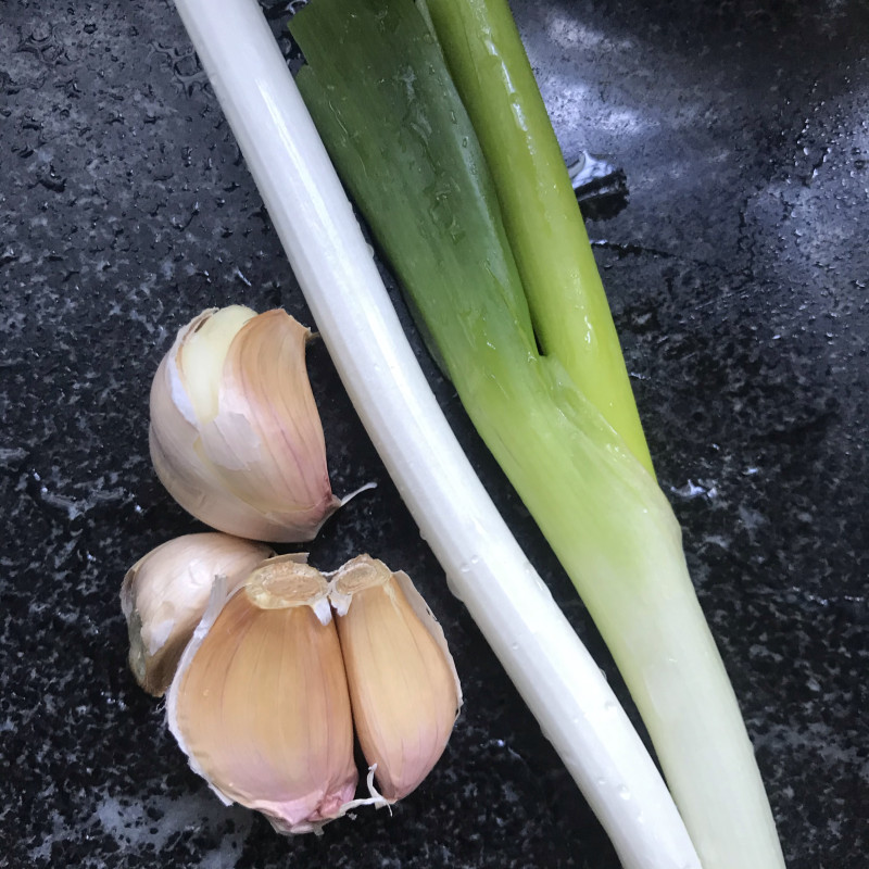 Step-by-Step Guide to Cooking Stir-Fried Zucchini with Walnut Oil