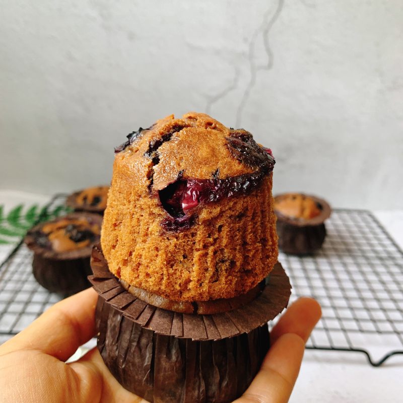 Steps for Making Blueberry Muffin Cake with Molten Lava Center